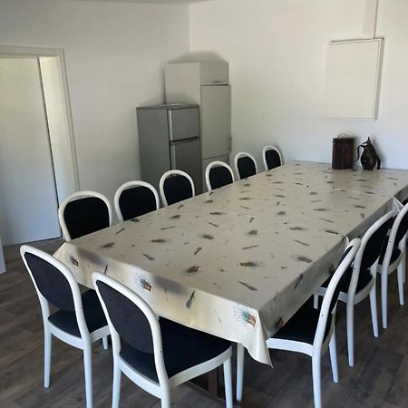 Ferienzimmer Mit Zwei Einzelbetten Und Gemeinschaftkueche Warnow  Εξωτερικό φωτογραφία